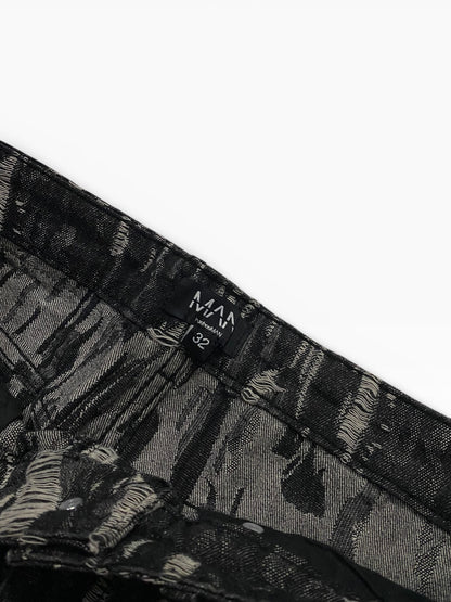 Man distressed jeans